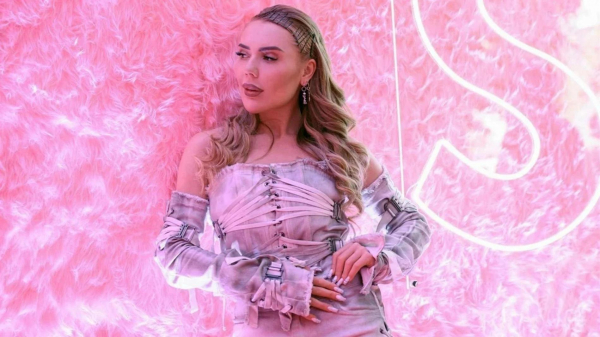 Карину Кросс позвали замуж во время хоккейного матча