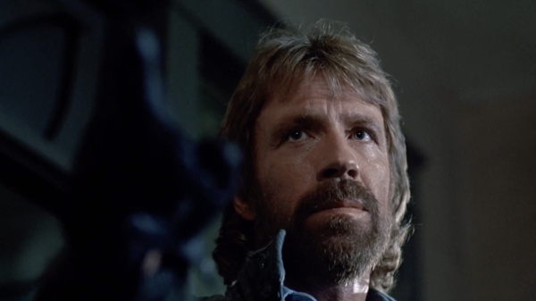 Актера Чака Норриса доставили в больницу на Гавайях