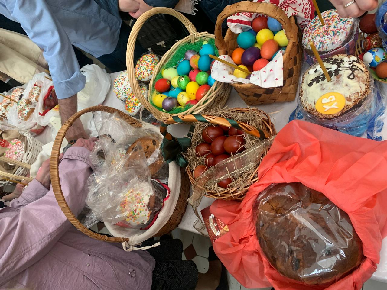 Дубайский кулич и мраморные яйца: что известно об актуальных пасхальных трендах