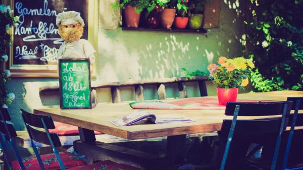 Психолог объяснила, как сходить в гости к незнакомцам и не «потеряться»