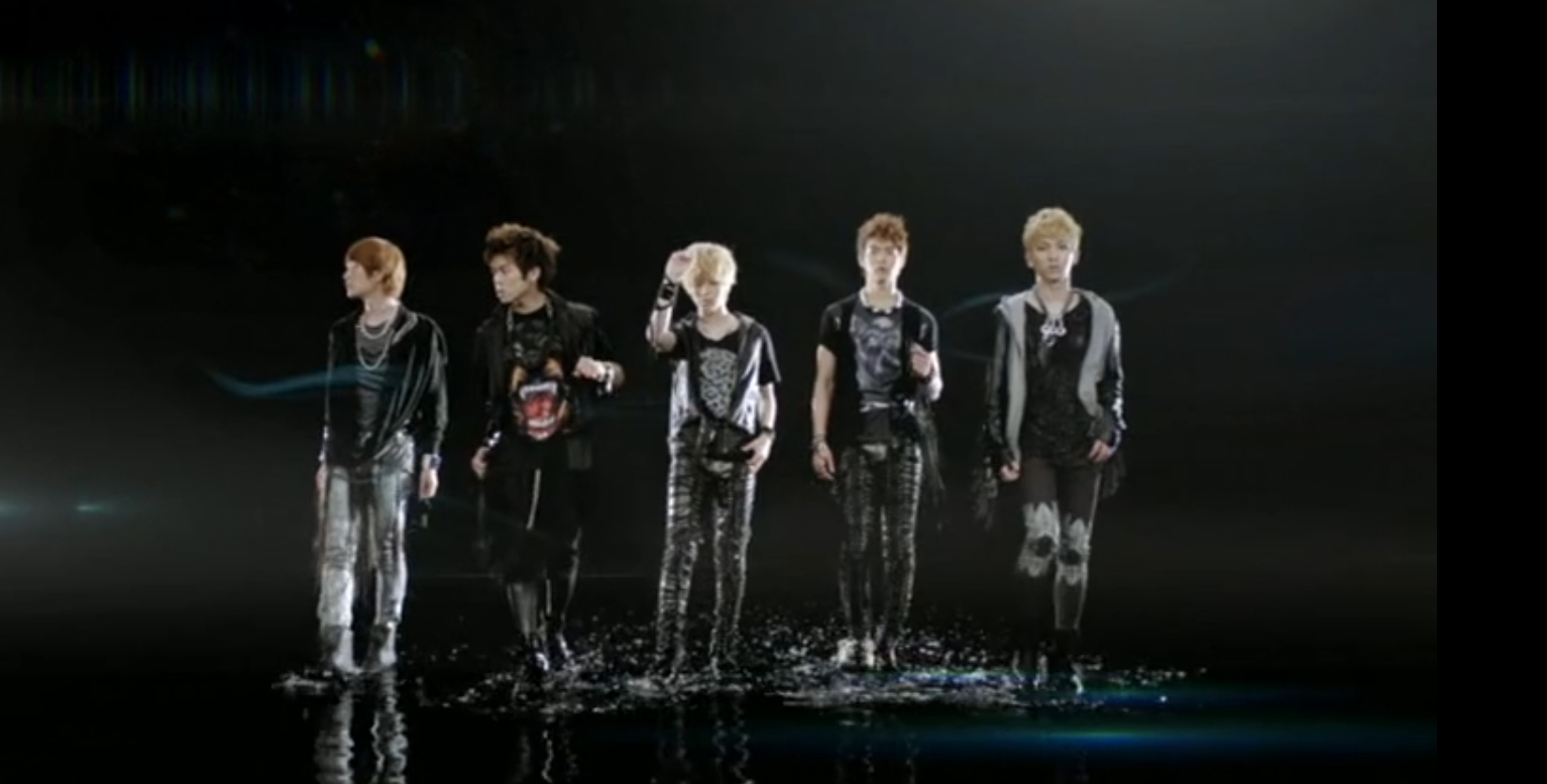 Минхо из SHINee взял бронзу на международном триатлоне