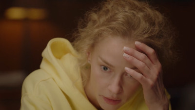 Светлана Ходченкова поделилась видео жарких танцев у пилона